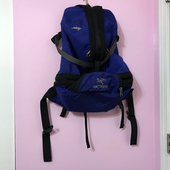 duck camo herschel backpack Color:A20-CHOICEDDC_BW-13 an urban backpack with Adidas Eliminators Stadium 3 FG/AG